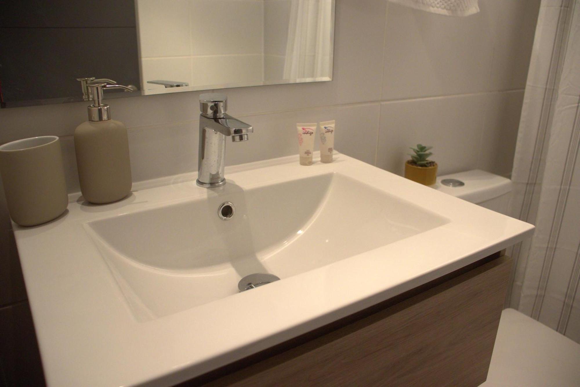Apartamento Hom 2d2b 3pax Cerca Del Metro Santa Lucia Sr409 Santiago