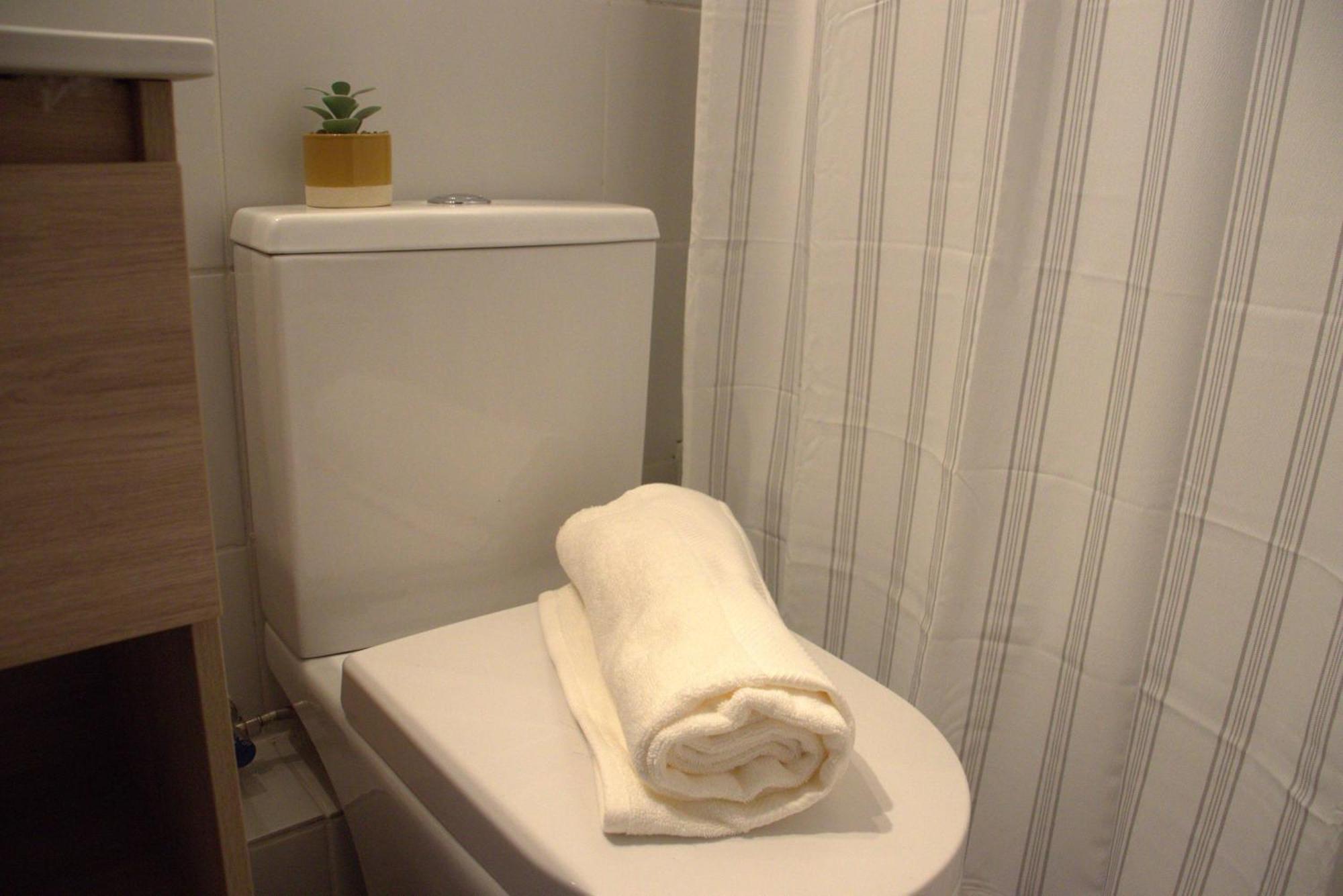 Hom 2d2b 3pax Cerca Del Metro Santa Lucia Sr409 Apartamento
