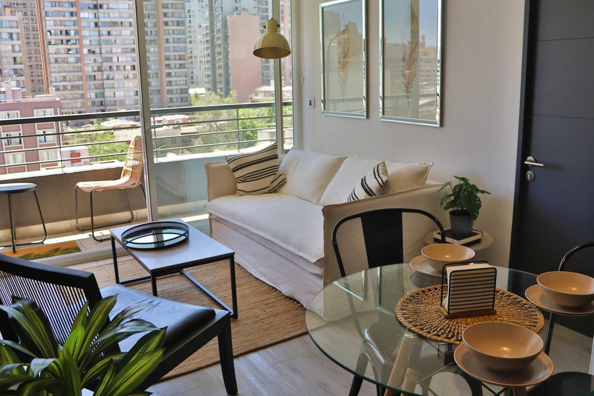 Hom 2d2b 3pax Cerca Del Metro Santa Lucia Sr409 * Santiago