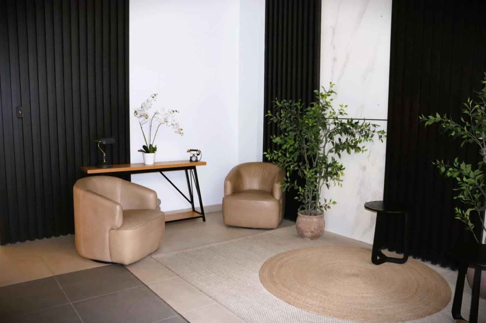 Hom 2d2b 3pax Cerca Del Metro Santa Lucia Sr409 * Santiago